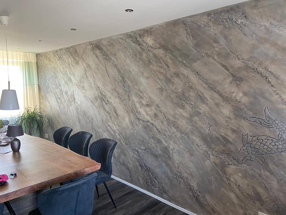 Neugestaltete Wand im Esszimmer